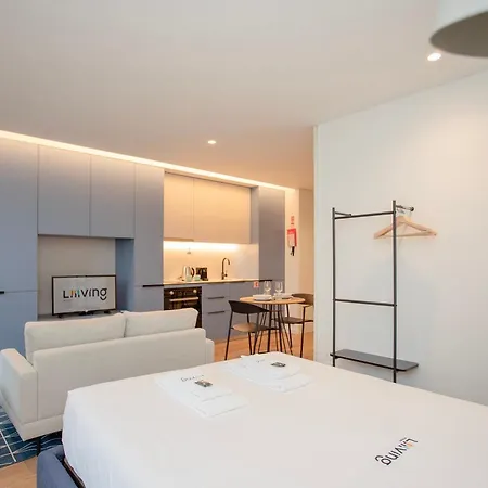 Liiiving In - Campus Blue *