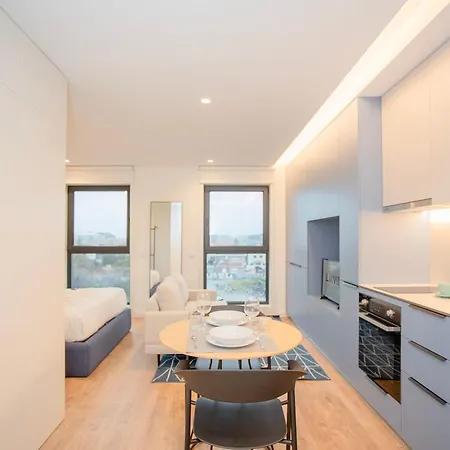 Liiiving In - Campus Blue