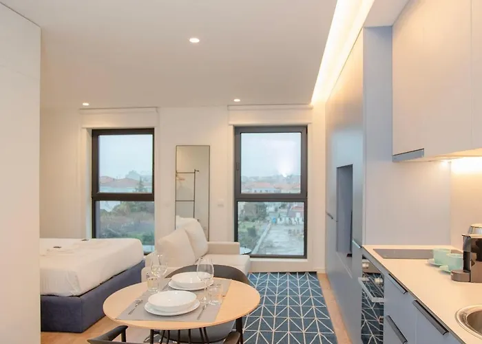 Liiiving In - Campus Blue Oporto