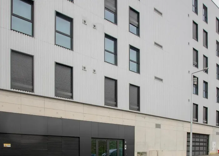 Liiiving In - Campus Blue