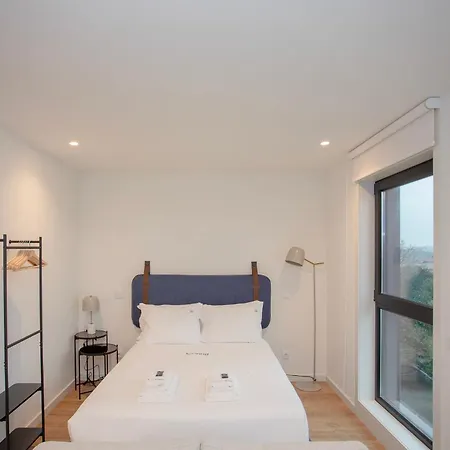 Liiiving In - Campus Blue * بورتو