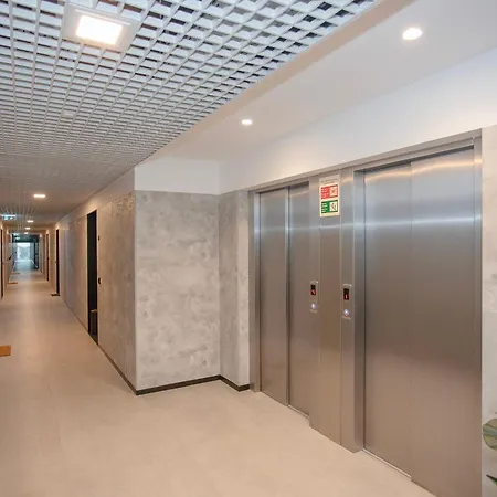 Liiiving In - Campus Blue * بورتو